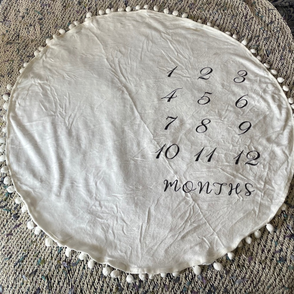 Baby milestone white soft flannel blanket‎ Pom Pom trim 1-12 months 40" round